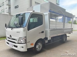 Hino XZU710R thumbnail