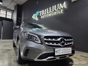 Mercedes-Benz GLA-Class GLA180 Urban Edition Sunroof thumbnail