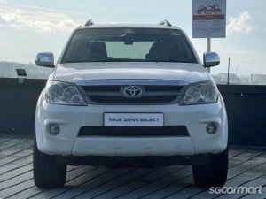 Toyota Fortuner 2.7A (COE till 03/2028) thumbnail