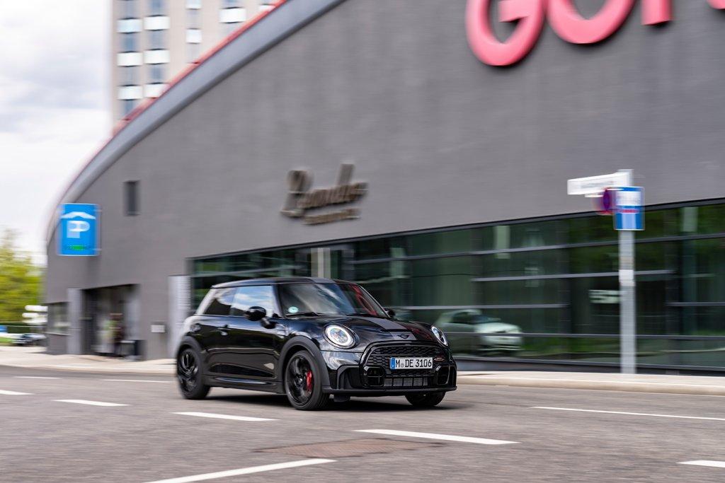 This MINI John Cooper Works 1to6 Edition comes with a six-speed