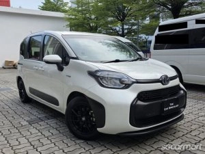 Toyota Sienta Hybrid 1.5A Standard thumbnail